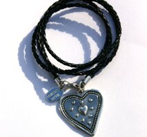 Läderarmband med stort hjärta